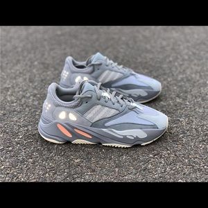 Yezzy 700 inertia 2019